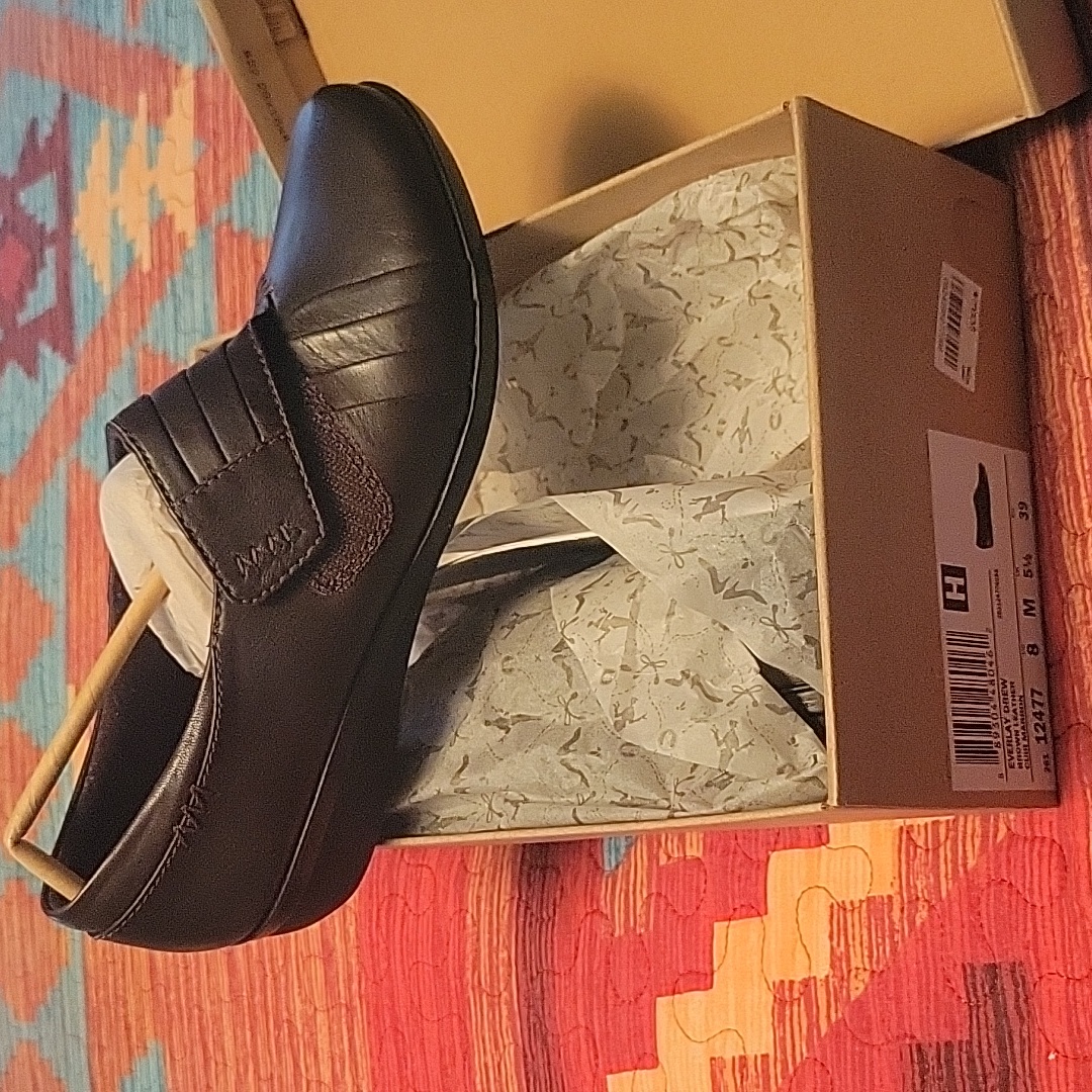 Brand New Clarks Brown Leather